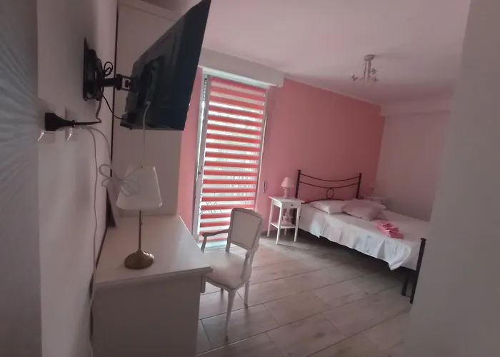 Nora 住宿加早餐酒店 夸尔图-圣埃莱娜