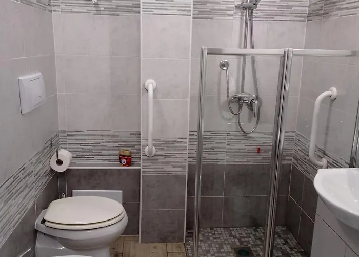 住宿加早餐酒店 Nora 夸尔图-圣埃莱娜